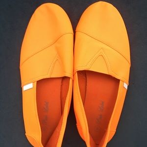 Neon Orange off-brand Toms